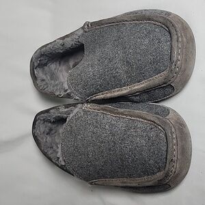 UGG Men's Gray and Tan Slip-On Loafers